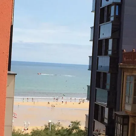 Living & Parking Gijón